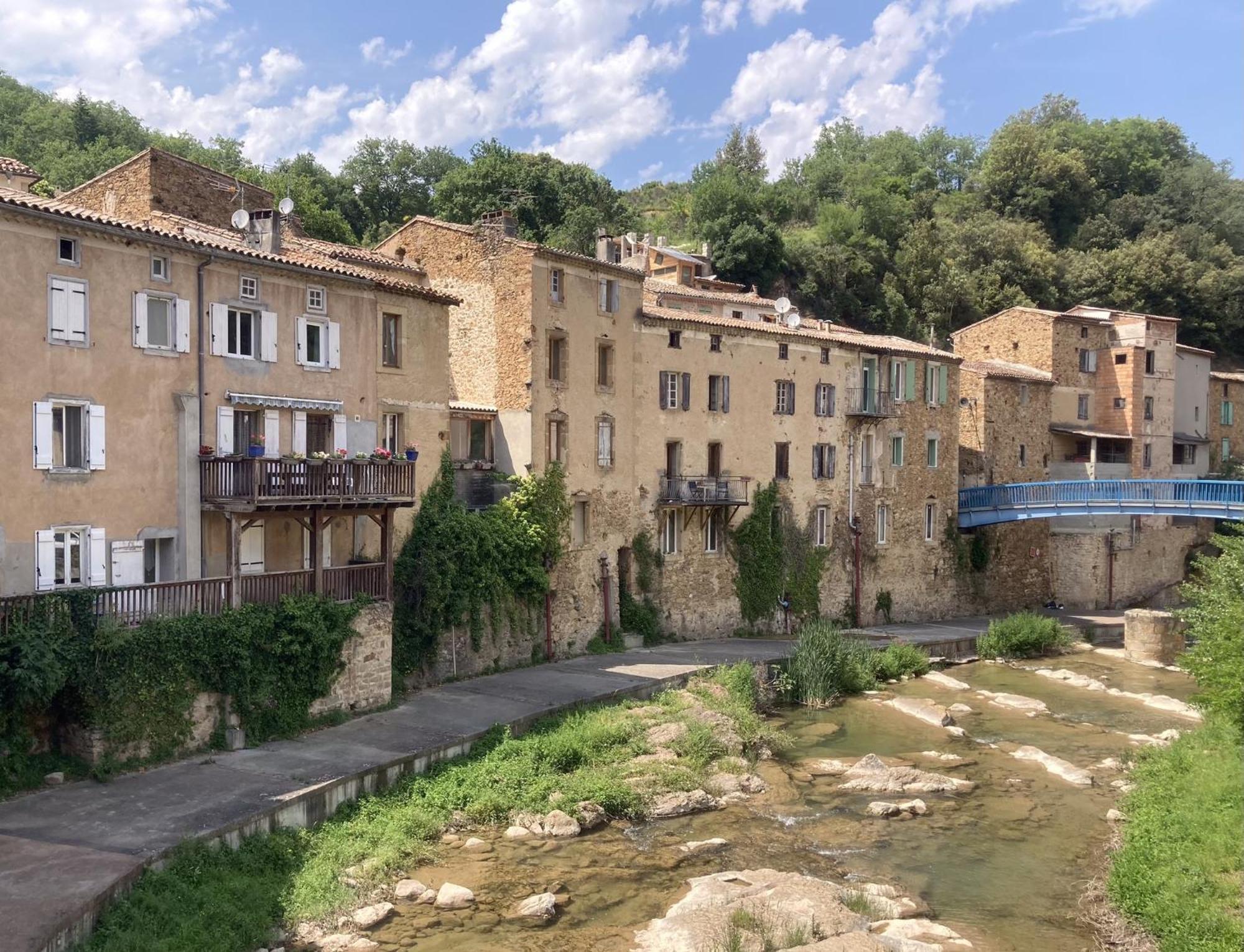 Les Deux Chevaux Chambres D'Hotes Rouvenac Esterno foto