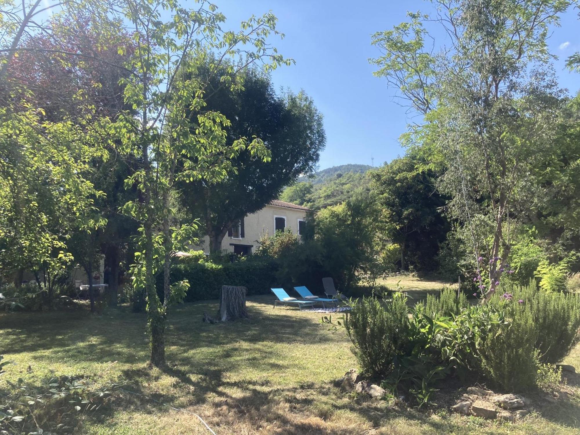 Les Deux Chevaux Chambres D'Hotes Rouvenac Esterno foto
